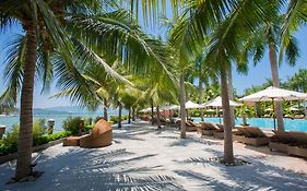 Diamond Bay Resort & Spa